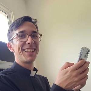 Meet your Posher, Avery